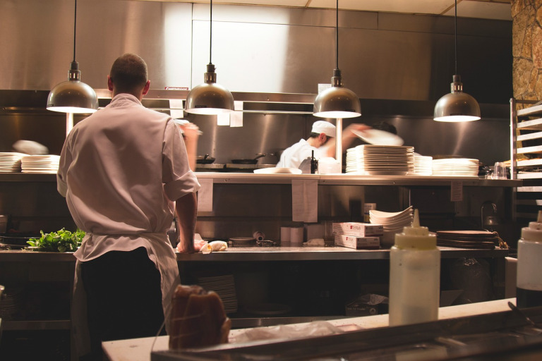 Restaurant team coordinating service